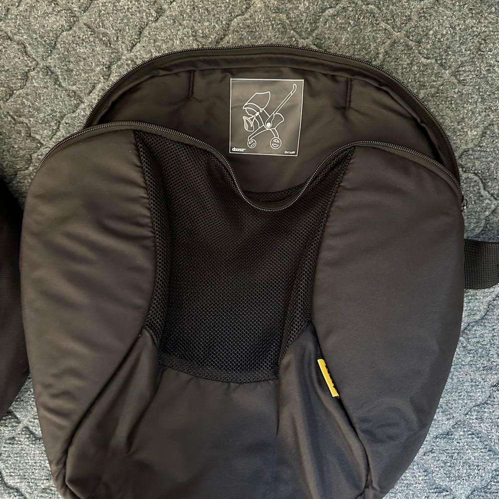 Doona Snap-On Storage Bag